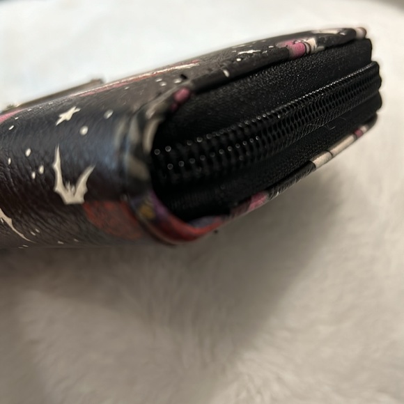 NWT! Loungefly Nightmare Before Xmas Zip Wallet w/Internal Coin Zip & Card Slots - Picture 12 of 12